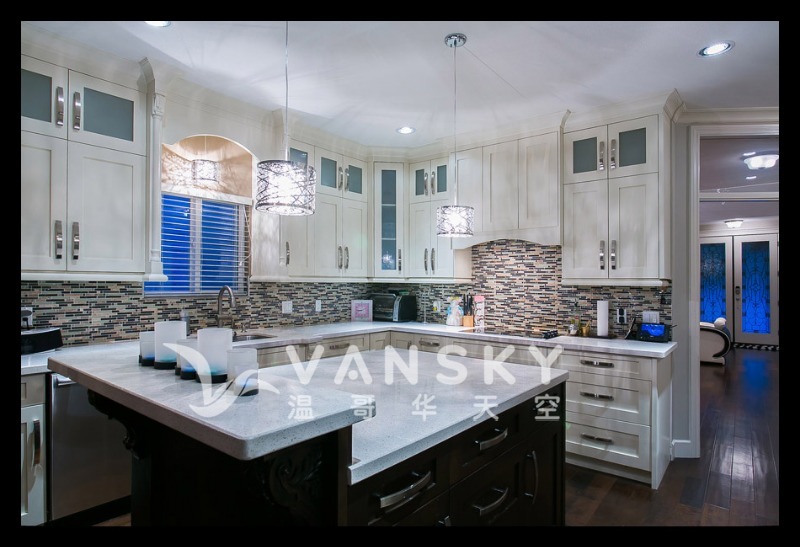 251102174109_kitchen 2.jpg